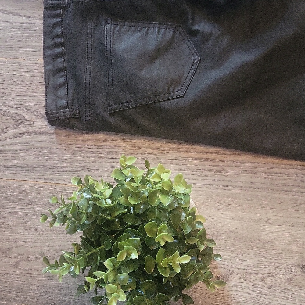 Noisy May l denim l Black l straight cut skinny l - Picture 3 of 8